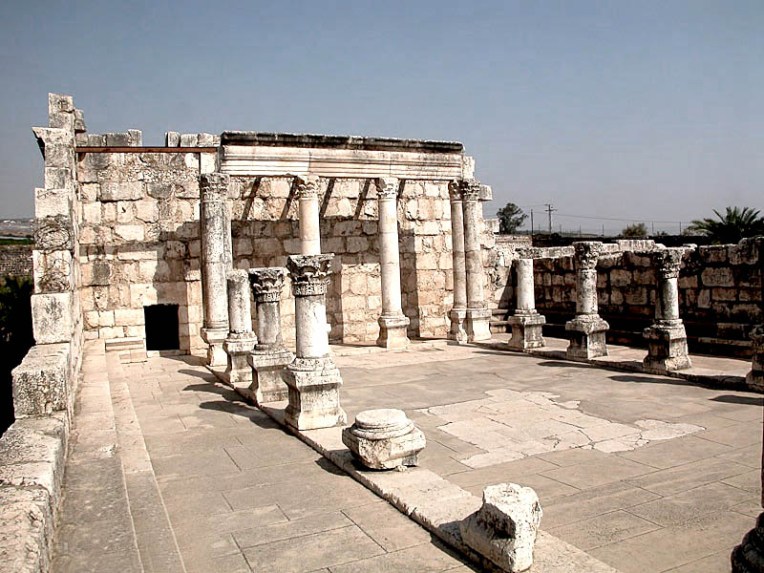 Capernaum-synagogue-interior-tb102602011