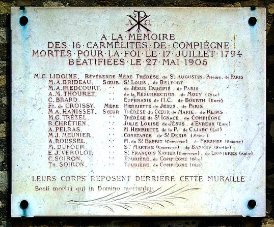 722px-Plaque_Carmélites_de_Compiègne_Cimetière_de_Picpus_Paris_12